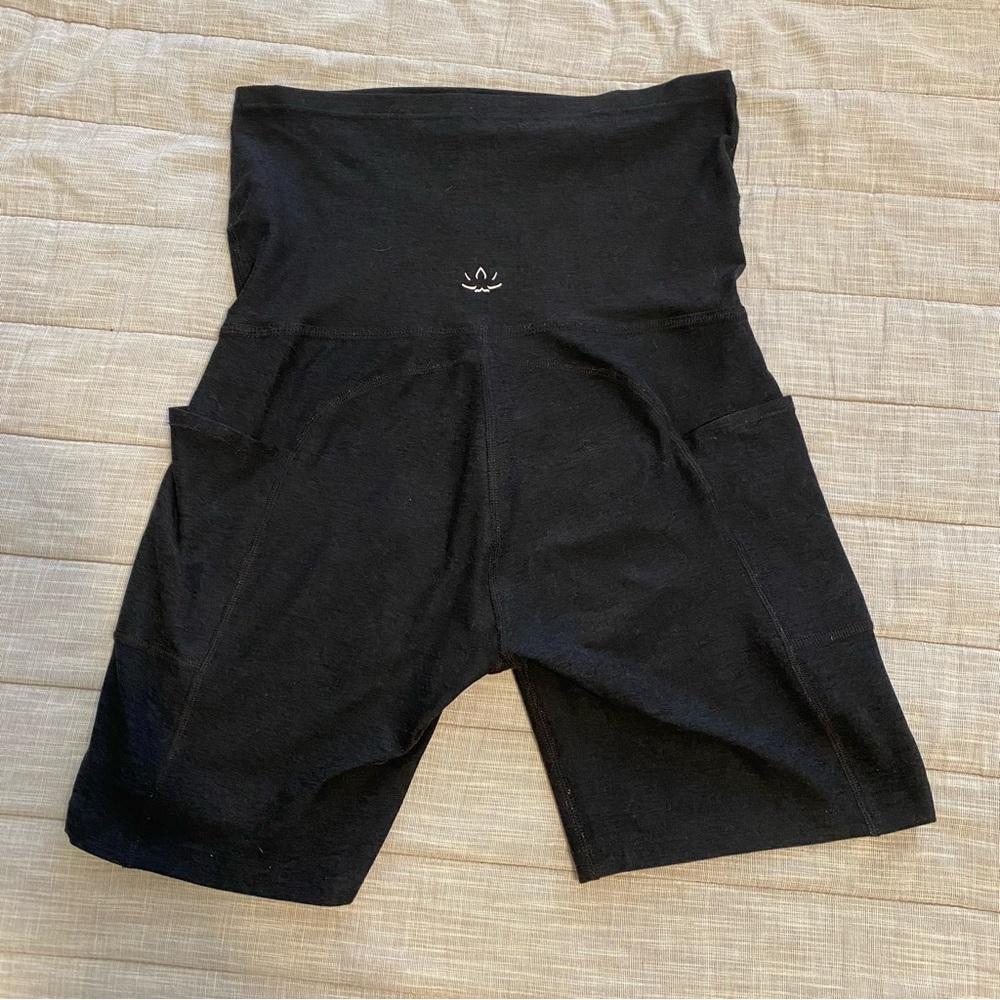 Beyond the bump spacedye maternity biker shorts - M